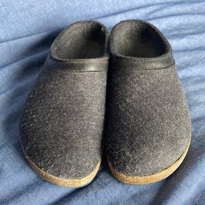 Used Charcoal Haflinger wool clog 39